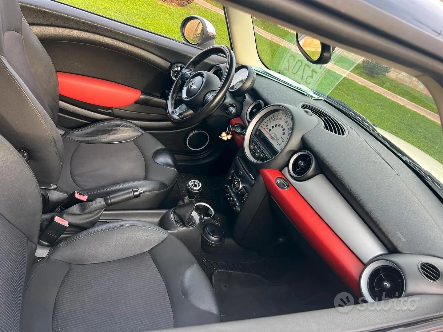 Mini Cooper Coupe 2012 photo 3