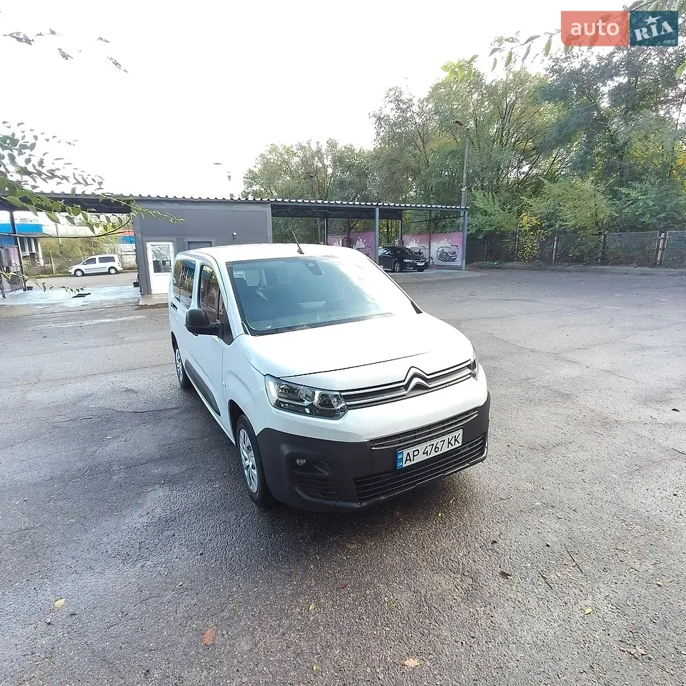 Citroen Berlingo 2023 photo 2