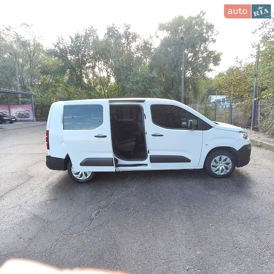 Citroen Berlingo 2023 photo 3