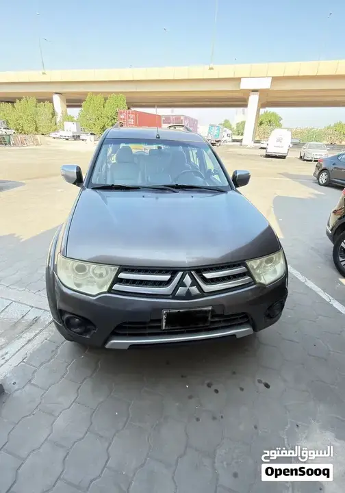 Mitsubishi Pajero Sport 2014 photo 2