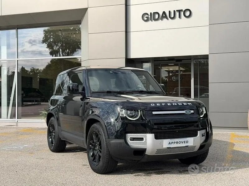 Land Rover Defender 2022 photo 2