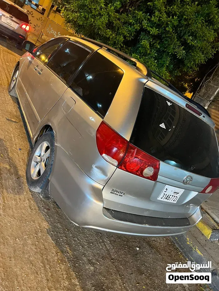 Toyota Sienna 2009 photo 3