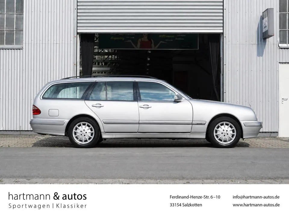 Mercedes-Benz E 240