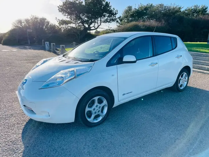 Nissan Leaf 2015 photo 4