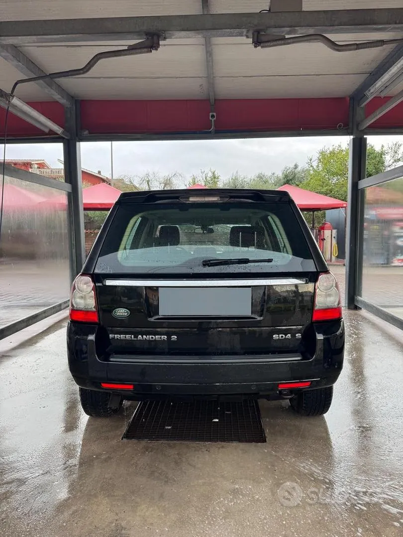 Land Rover Freelander 2012 photo 4