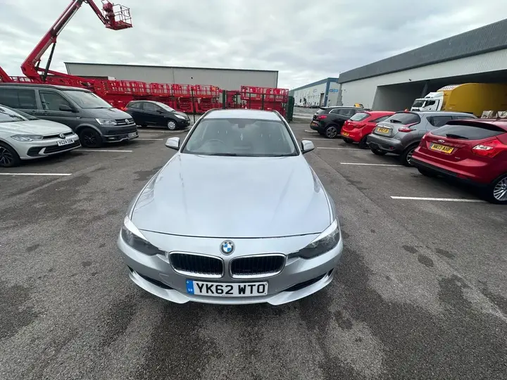 BMW 3 Series 2012 photo 2