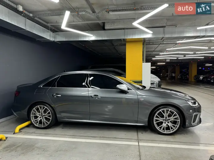 Audi A4 2023 photo 5