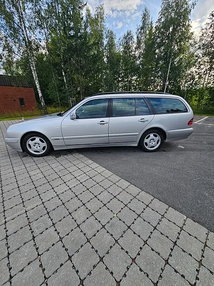 Mercedes-Benz 210
