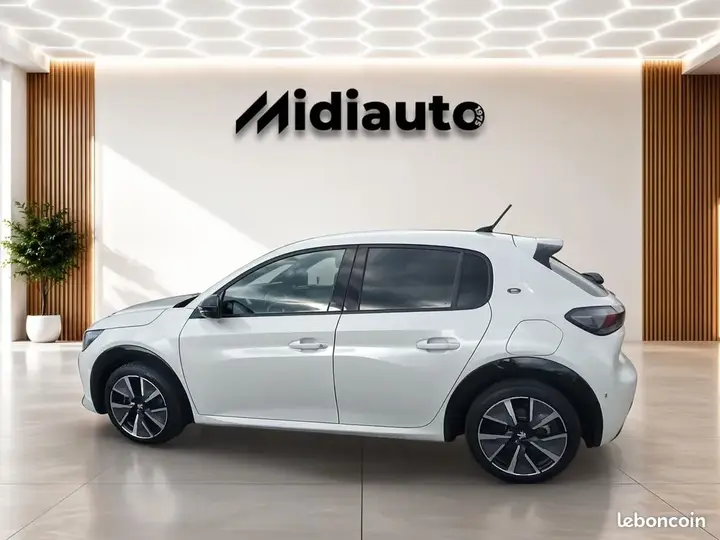 Peugeot 208 2022 photo 2