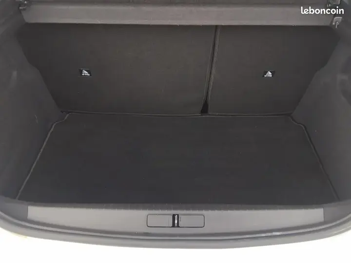 Peugeot 208 2022 photo 5
