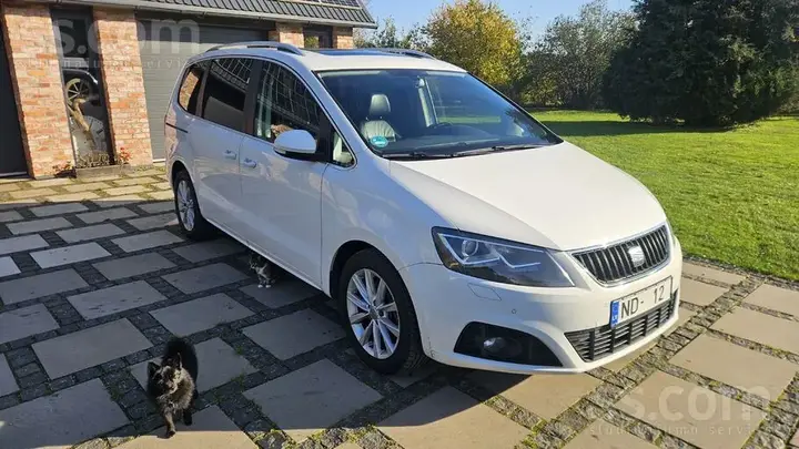 Seat Alhambra 2011 photo 2