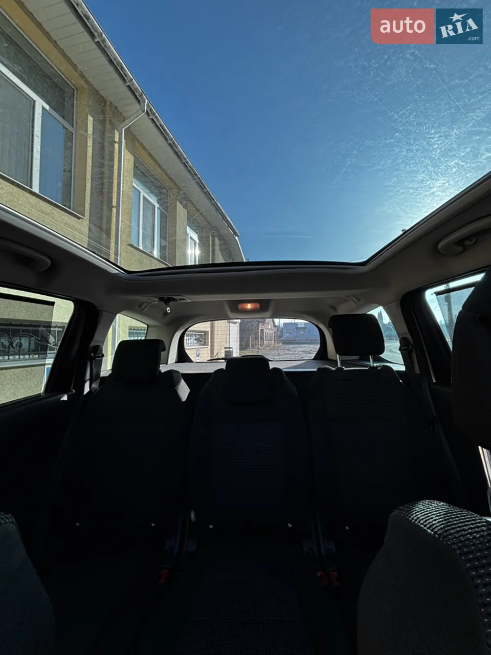Peugeot 5008 2010 photo 4