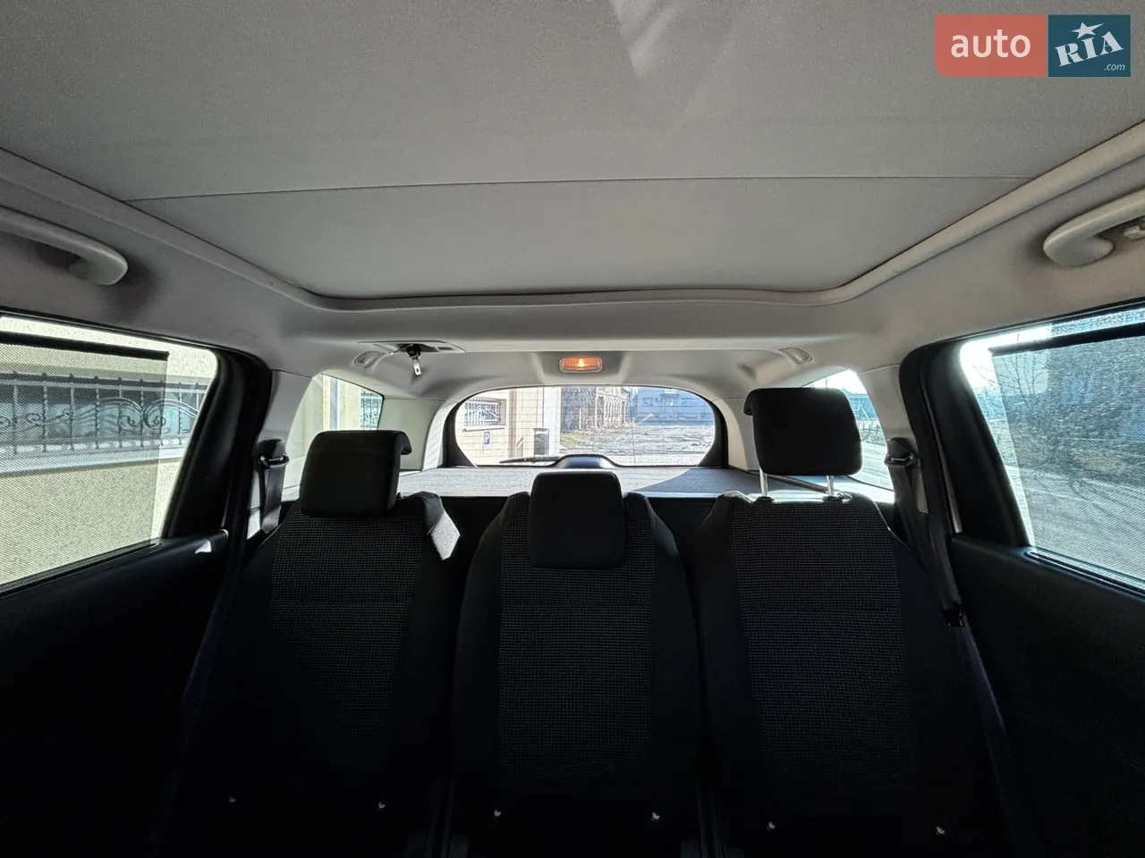 Peugeot 5008 2010 photo 5