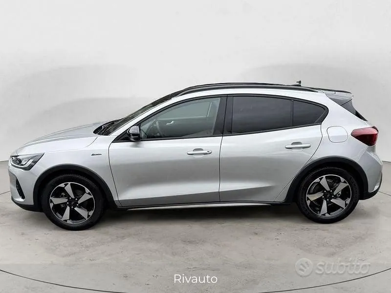 Ford Focus 2024 photo 3