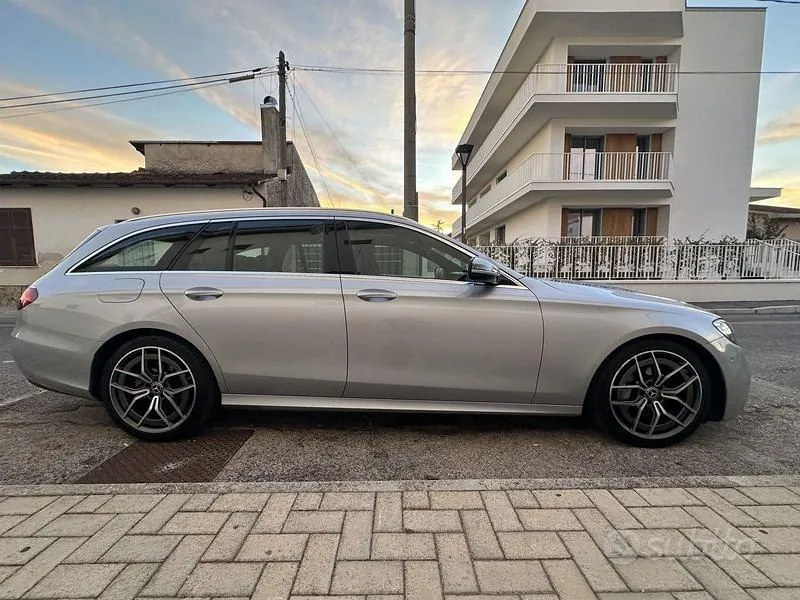 Mercedes-Benz Class E 2022 photo 4