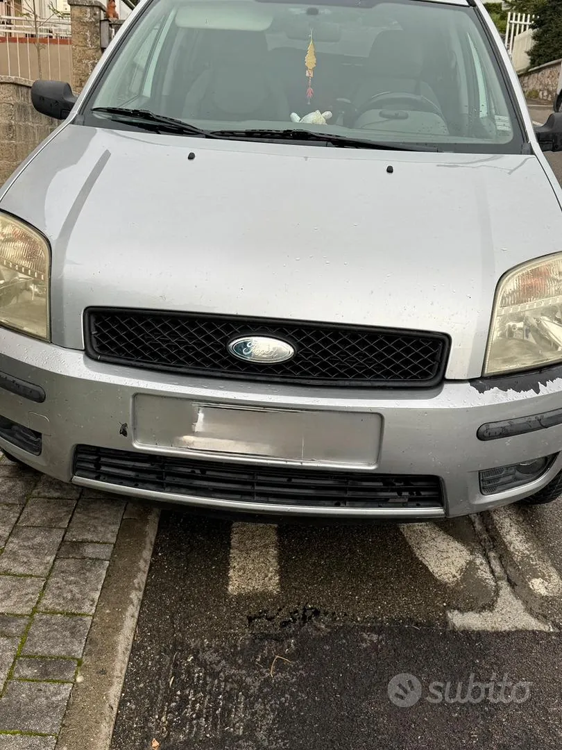 Ford Fusion 2004 photo 4