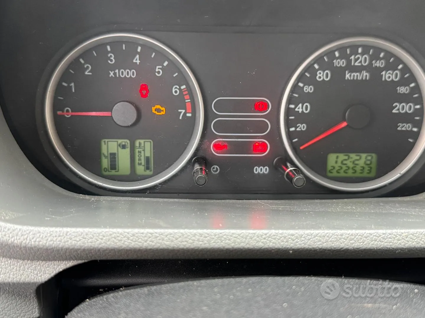 Ford Fusion 2004 photo 2
