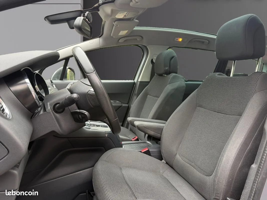 Peugeot 5008 2016 photo 3