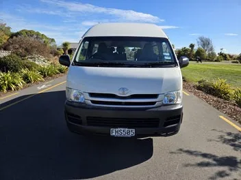 Toyota Hiace 2010 photo 3