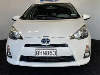 Toyota Aqua 2013 photo 3