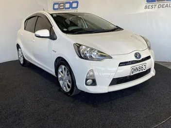 Toyota Aqua 2013 photo 2