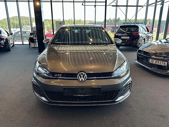 Volkswagen Golf 2017 photo 2