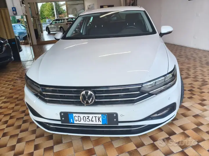 Volkswagen Passat 2020 photo 2