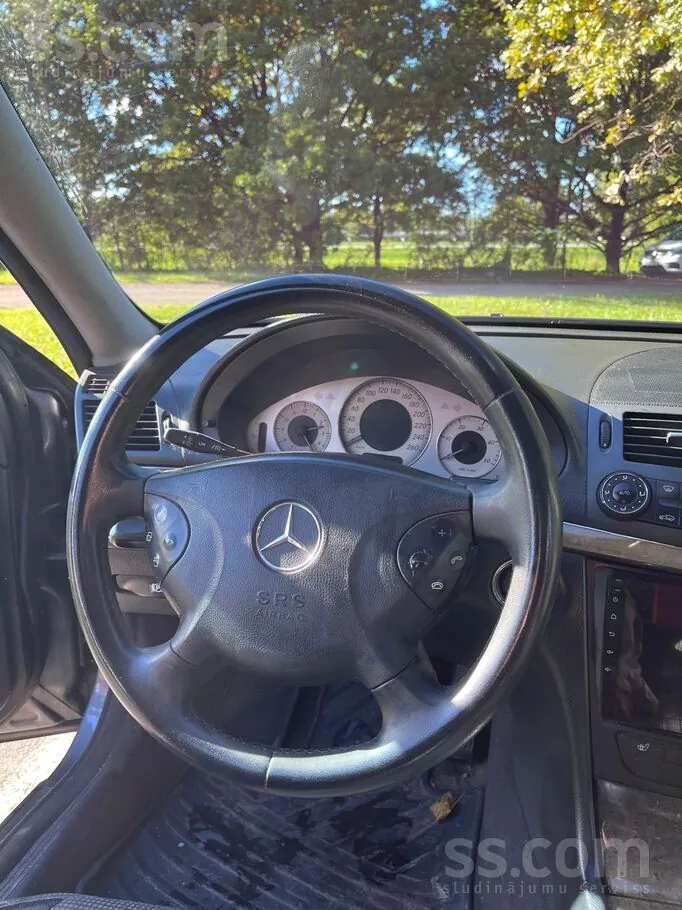 Mercedes-Benz E320 2006 photo 5
