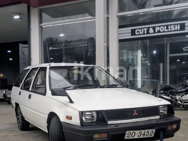 Mitsubishi C11 1990 photo 5
