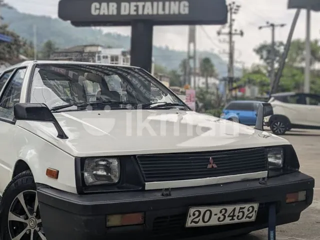 Mitsubishi C11 1990 photo 2