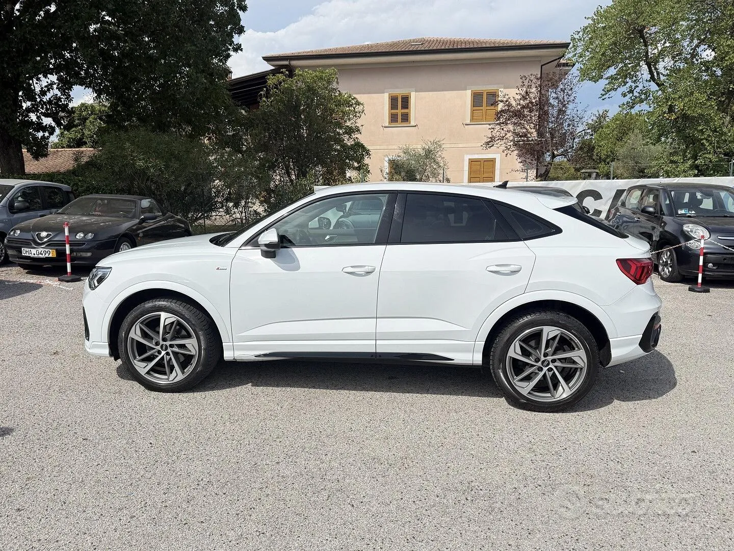 Audi Q3 2022 photo 2