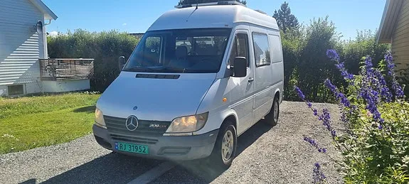 Mercedes-Benz Sprinter 208