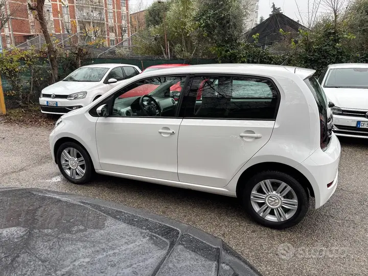Volkswagen Up 2018 photo 4