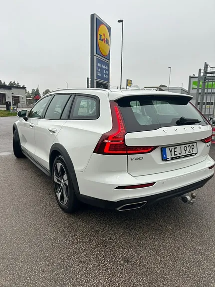 Volvo V60 Cross Country 2019 photo 5