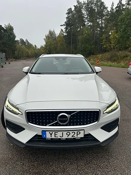 Volvo V60 Cross Country 2019 photo 4