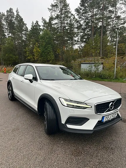 Volvo V60 Cross Country 2019 photo 2