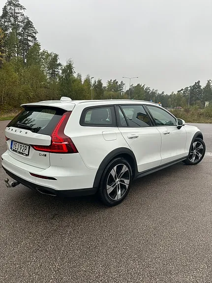 Volvo V60 Cross Country 2019 photo 3