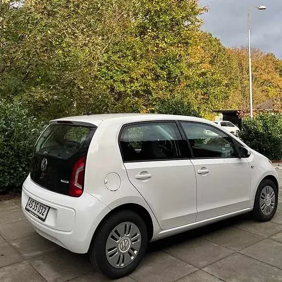 Volkswagen Up 2015 photo 5