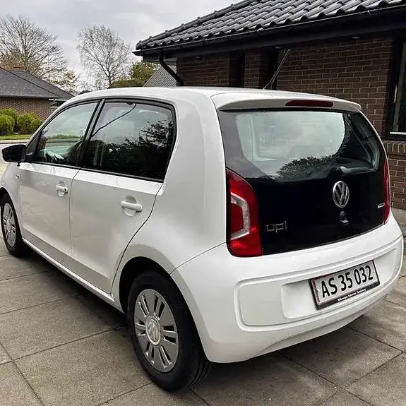 Volkswagen Up 2015 photo 4