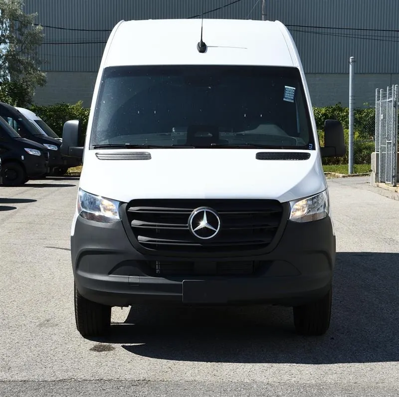Mercedes-Benz Sprinter 2025 photo 2