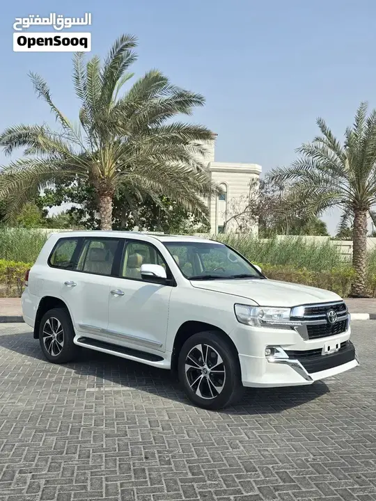 Toyota Land Cruiser 2017 photo 2