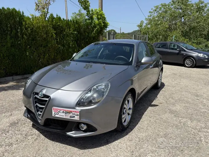 Alfa Romeo Giulietta 2014 photo 2