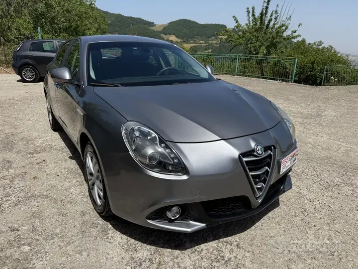 Alfa Romeo Giulietta 2014 photo 4