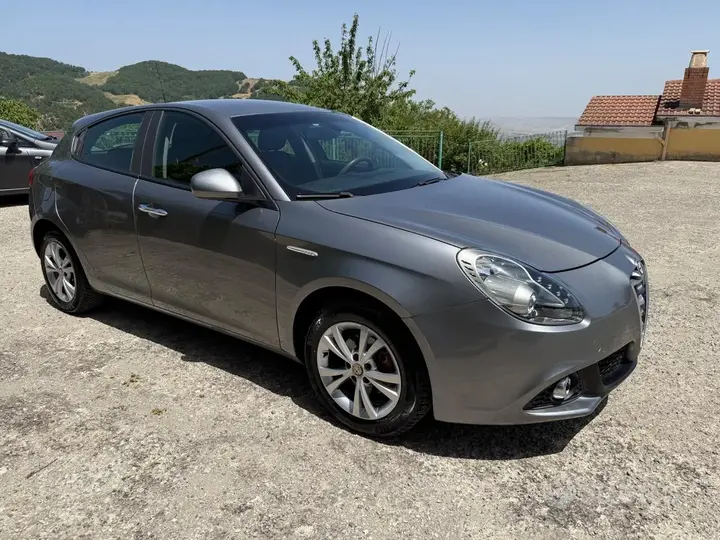 Alfa Romeo Giulietta 2014 photo 5