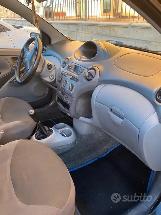 Toyota Yaris 2001 photo 5
