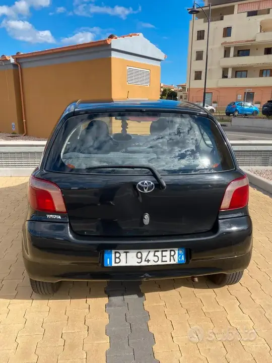 Toyota Yaris 2001 photo 2