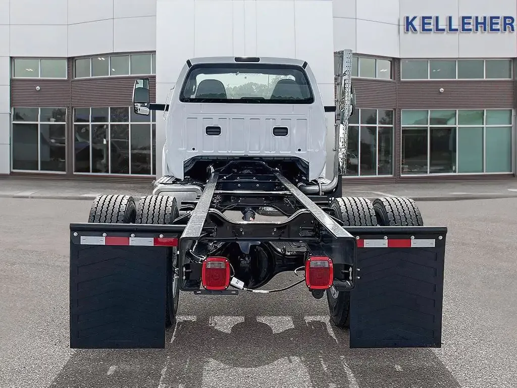 Ford F-750 2027 photo 4