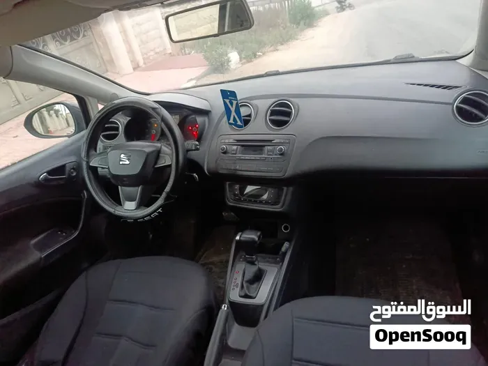 Seat Ibiza 2015 photo 2