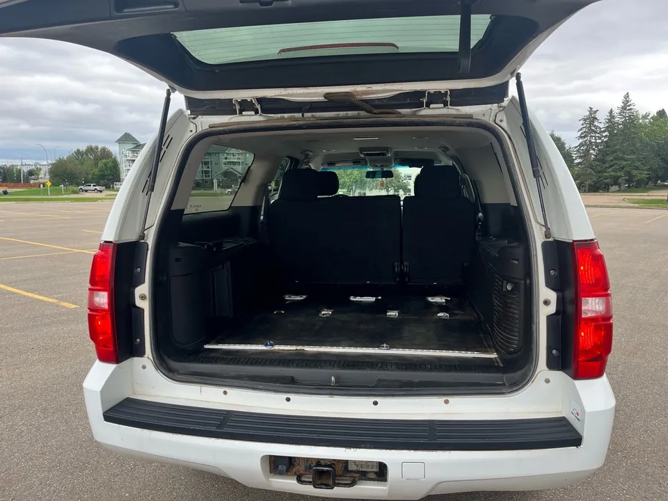 Chevrolet Suburban 2012 photo 5