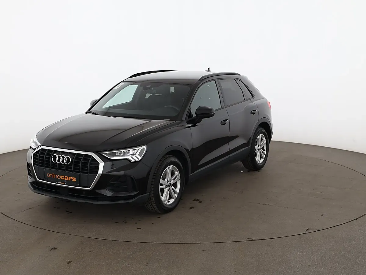 Audi Q3 2021 photo 2